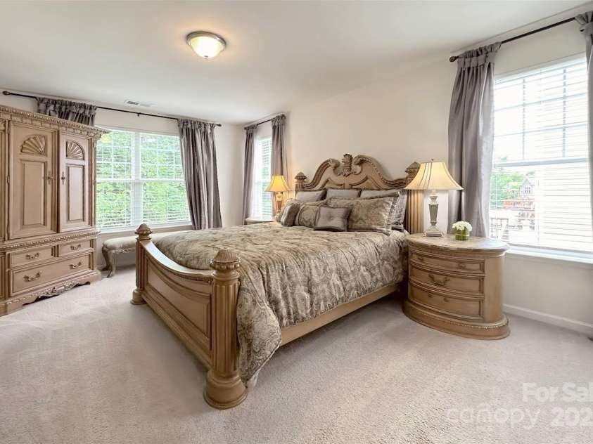 3807 Blazeprince Drive, Charlotte, NC 28215.  MLS# CAR4264004, YatesRealty ID 15670. 