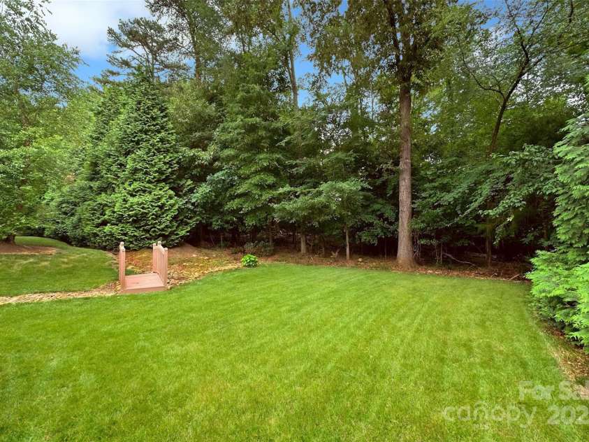 3807 Blazeprince Drive, Charlotte, NC 28215.  MLS# CAR4264004, YatesRealty ID 15670. 