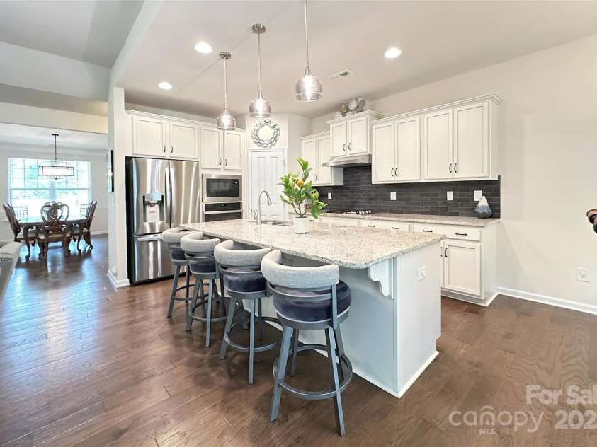 3807 Blazeprince Drive, Charlotte, NC 28215.  MLS# CAR4264004, YatesRealty ID 15670. 