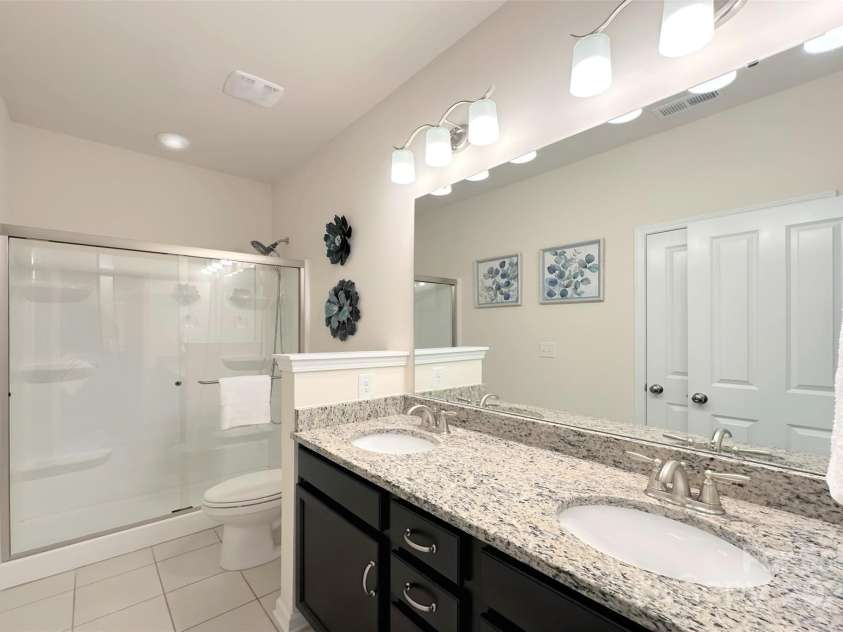 3807 Blazeprince Drive, Charlotte, NC 28215.  MLS# CAR4264004, YatesRealty ID 15670. 