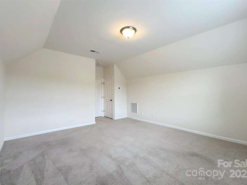 3807 Blazeprince Drive, Charlotte, NC 28215.  MLS# CAR4264004, YatesRealty ID 15670. 