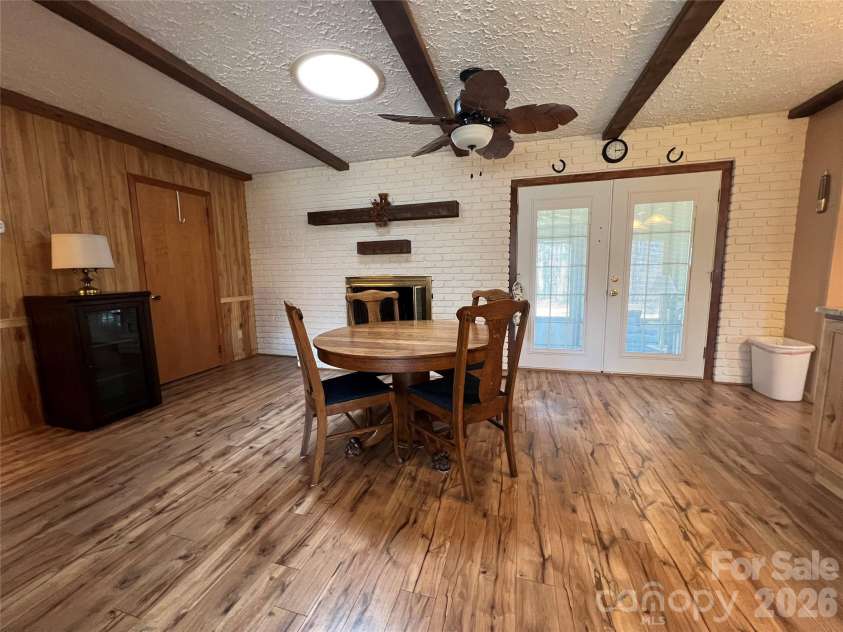 204 Reed Drive, Flat Rock, NC 28731.  MLS# CAR4355260, YatesRealty ID 15674. 