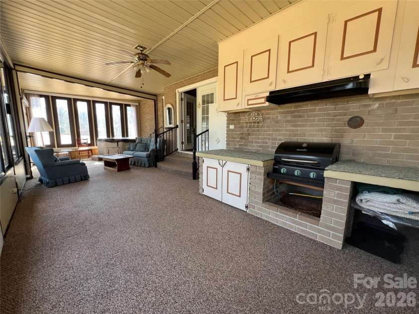 204 Reed Drive, Flat Rock, NC 28731.  MLS# CAR4355260, YatesRealty ID 15674. 