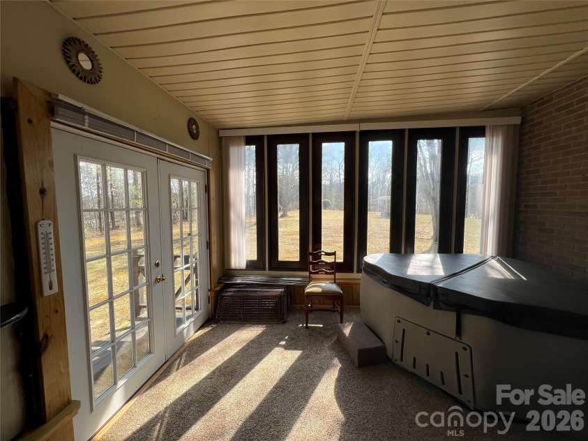 204 Reed Drive, Flat Rock, NC 28731.  MLS# CAR4355260, YatesRealty ID 15674. 