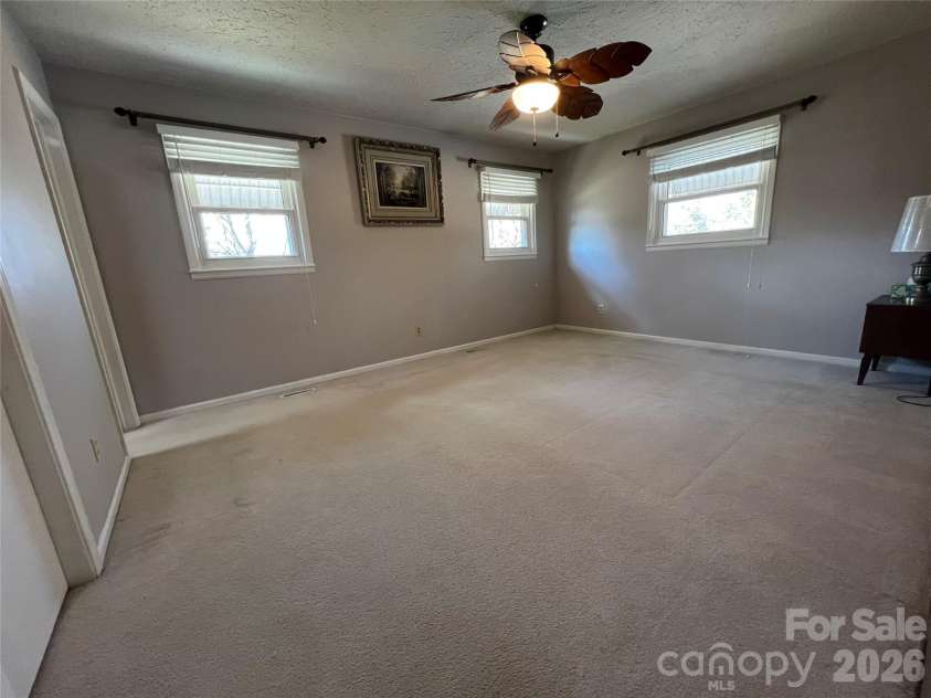 204 Reed Drive, Flat Rock, NC 28731.  MLS# CAR4355260, YatesRealty ID 15674. 