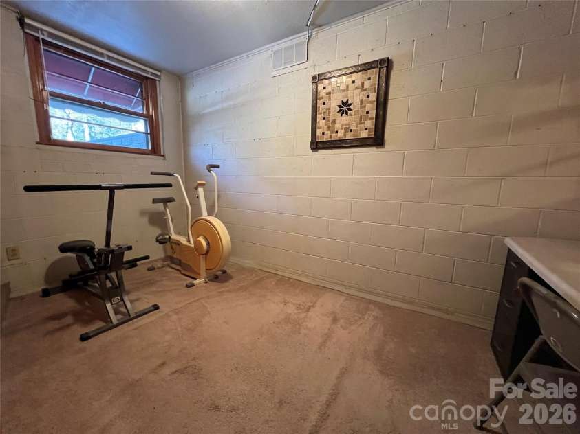 204 Reed Drive, Flat Rock, NC 28731.  MLS# CAR4355260, YatesRealty ID 15674. 