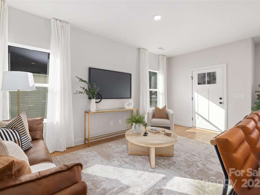 4821 Victoria Avenue, Charlotte, NC 28269.  MLS# CAR4289302, YatesRealty ID 15674. 