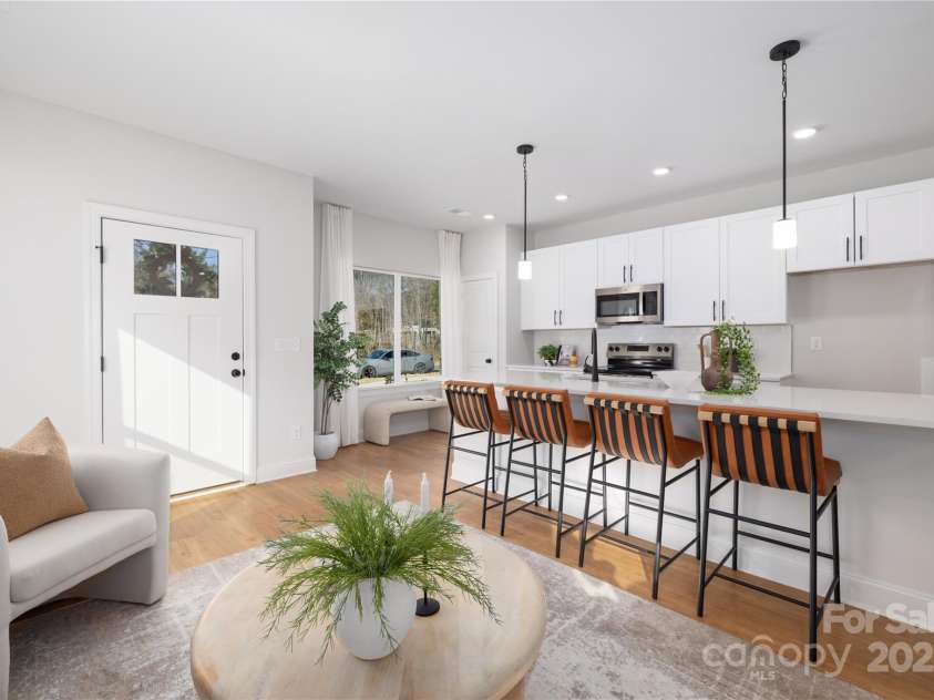 4821 Victoria Avenue, Charlotte, NC 28269.  MLS# CAR4289302, YatesRealty ID 15674. 