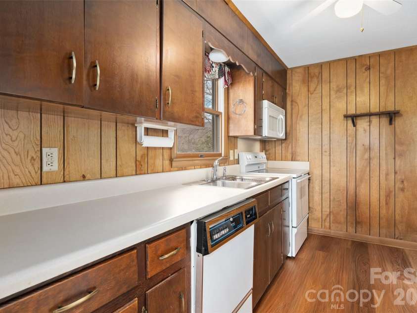 436 Crum Drive, Lake Junaluska, NC 28745.  MLS# CAR4358617, YatesRealty ID 15677. 