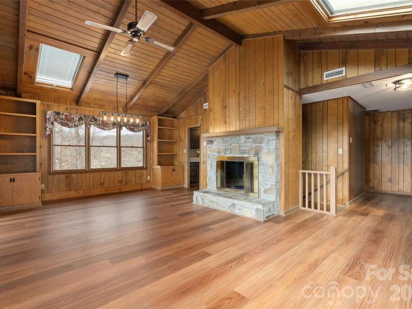 436 Crum Drive, Lake Junaluska, NC 28745.  MLS# CAR4358617, YatesRealty ID 15677. 