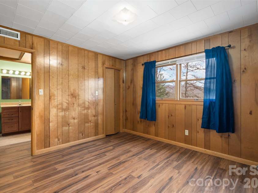 436 Crum Drive, Lake Junaluska, NC 28745.  MLS# CAR4358617, YatesRealty ID 15677. 