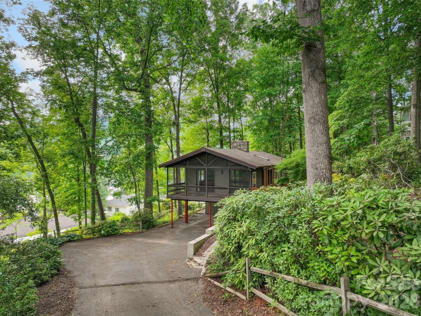 436 Crum Drive, Lake Junaluska, NC 28745.  MLS# CAR4358617, YatesRealty ID 15677. 