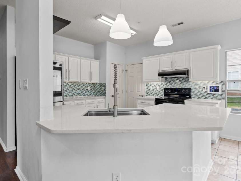 8932 Raven Park Drive, Charlotte, NC 28216.  MLS# CAR4228968, YatesRealty ID 15677. 