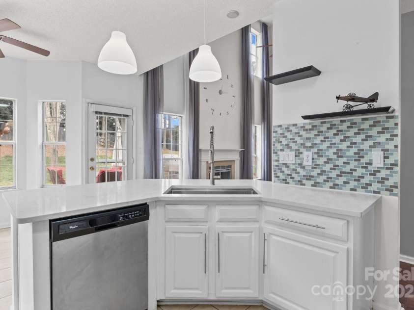 8932 Raven Park Drive, Charlotte, NC 28216.  MLS# CAR4228968, YatesRealty ID 15677. 