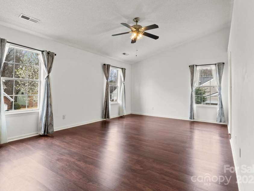 8932 Raven Park Drive, Charlotte, NC 28216.  MLS# CAR4228968, YatesRealty ID 15677. 