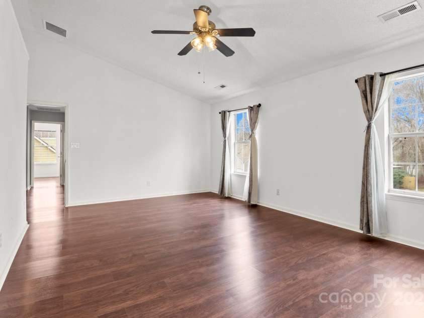 8932 Raven Park Drive, Charlotte, NC 28216.  MLS# CAR4228968, YatesRealty ID 15677. 