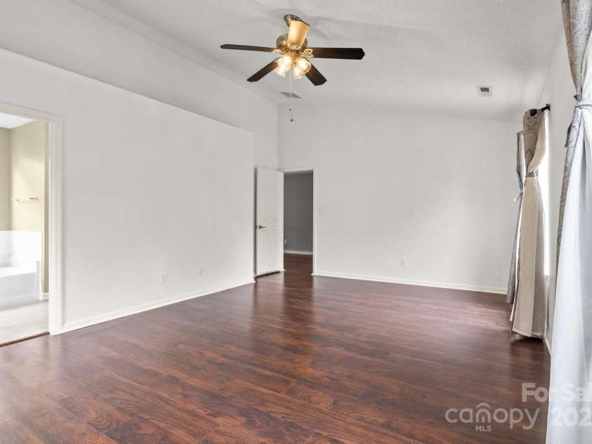 8932 Raven Park Drive, Charlotte, NC 28216.  MLS# CAR4228968, YatesRealty ID 15677. 