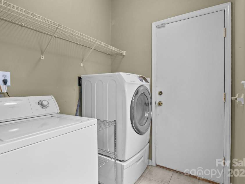 8932 Raven Park Drive, Charlotte, NC 28216.  MLS# CAR4228968, YatesRealty ID 15677. 