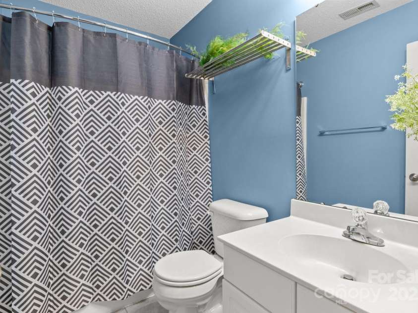 8932 Raven Park Drive, Charlotte, NC 28216.  MLS# CAR4228968, YatesRealty ID 15677. 