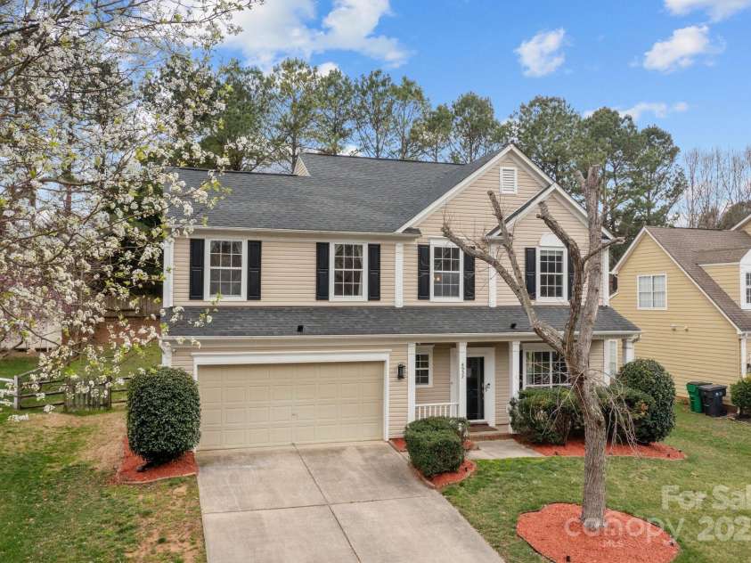 8932 Raven Park Drive, Charlotte, NC 28216.  MLS# CAR4228968, YatesRealty ID 15677. 