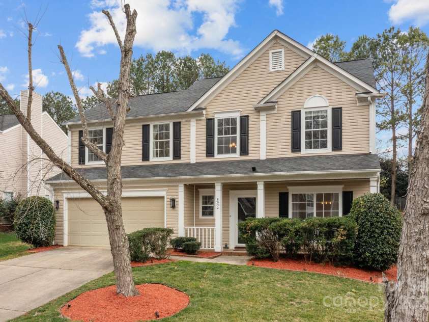 8932 Raven Park Drive, Charlotte, NC 28216.  MLS# CAR4228968, YatesRealty ID 15677. 