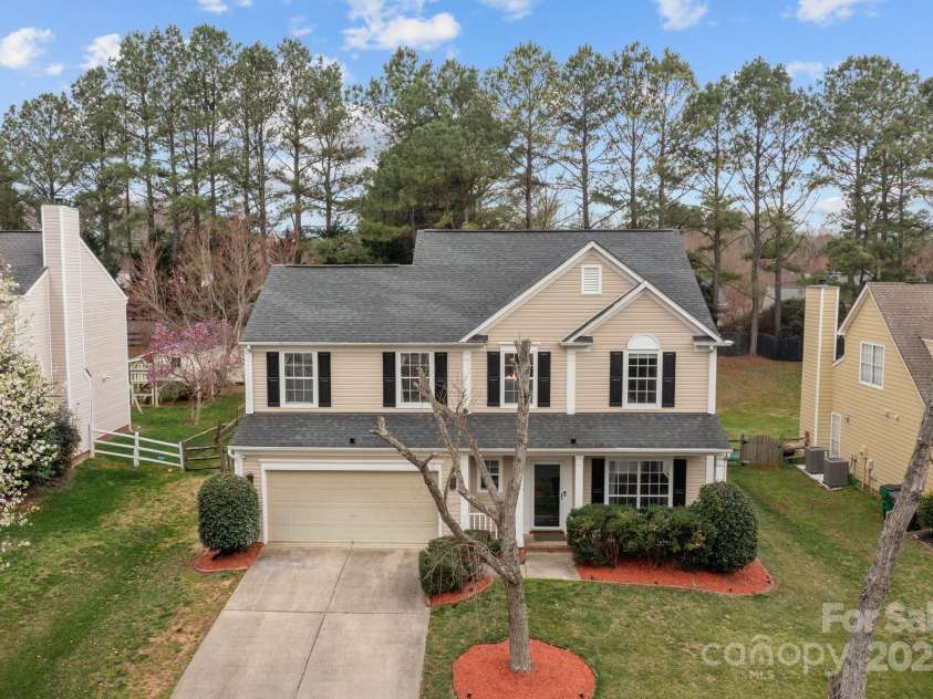 8932 Raven Park Drive, Charlotte, NC 28216.  MLS# CAR4228968, YatesRealty ID 15677. 