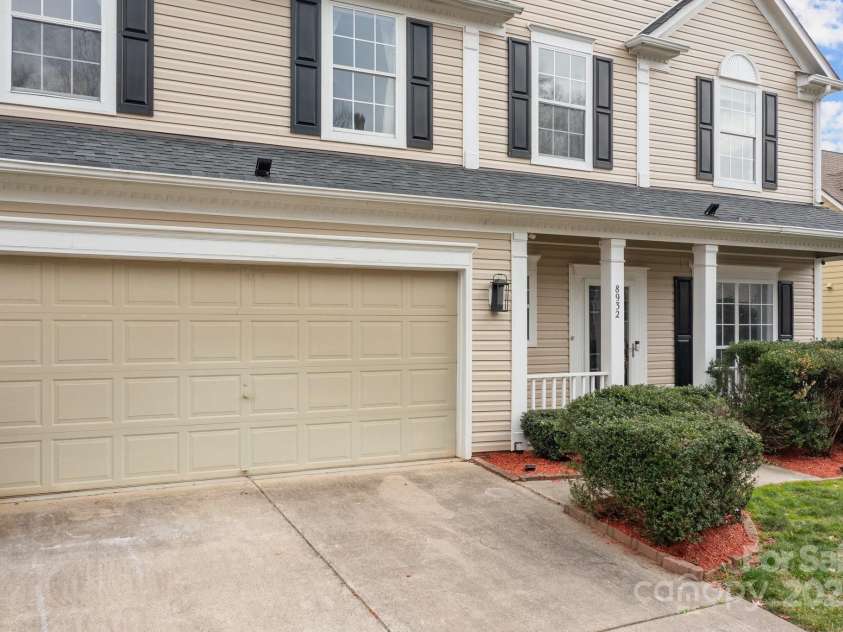 8932 Raven Park Drive, Charlotte, NC 28216.  MLS# CAR4228968, YatesRealty ID 15677. 