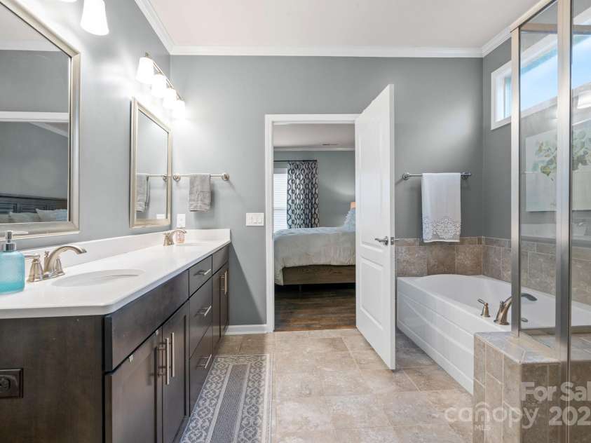 310 Burr Court, Fort Mill, SC 29715.  MLS# CAR4325975, YatesRealty ID 15678. Primary Bath