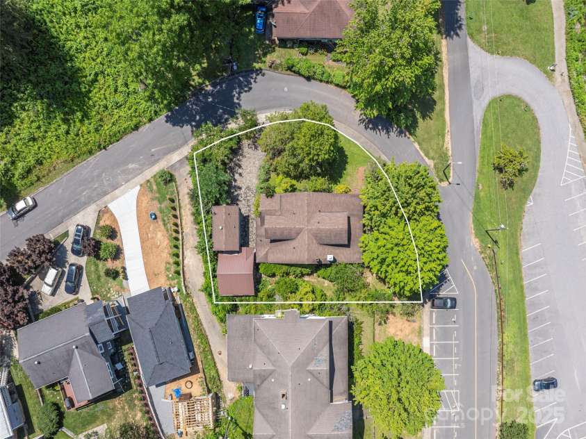 213 Chapel Drive, Lake Junaluska, NC 28745.  MLS# CAR4290739, YatesRealty ID 1568. 