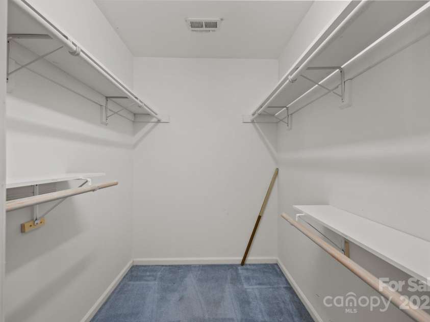 1401 Thompson Avenue, Charlotte, NC 28216.  MLS# CAR4251169, YatesRealty ID 15680. 