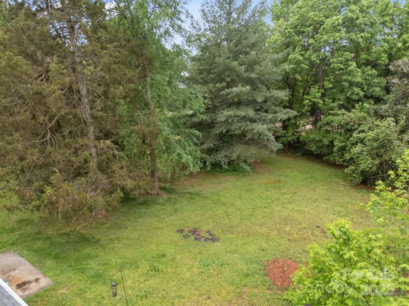 1401 Thompson Avenue, Charlotte, NC 28216.  MLS# CAR4251169, YatesRealty ID 15680. 