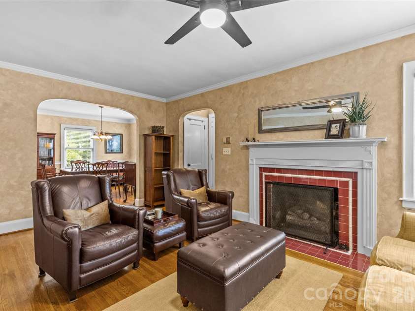 2005 Scott Avenue, Charlotte, NC 28203.  MLS# CAR4360513, YatesRealty ID 15680. 