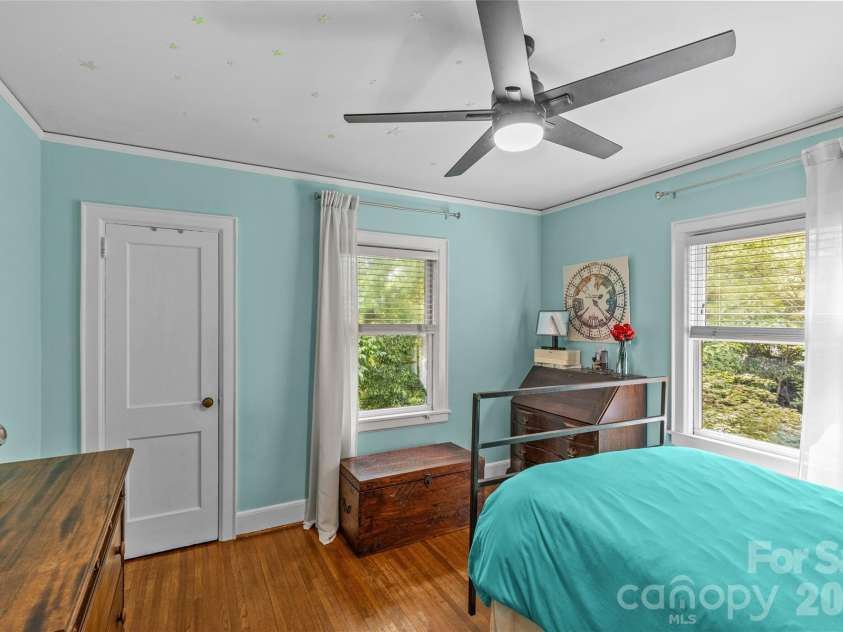 2005 Scott Avenue, Charlotte, NC 28203.  MLS# CAR4360513, YatesRealty ID 15680. 