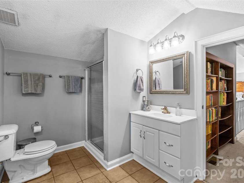 2005 Scott Avenue, Charlotte, NC 28203.  MLS# CAR4360513, YatesRealty ID 15680. 