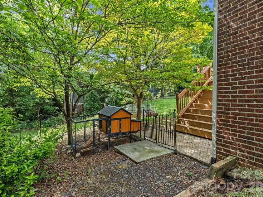 2005 Scott Avenue, Charlotte, NC 28203.  MLS# CAR4360513, YatesRealty ID 15680. 