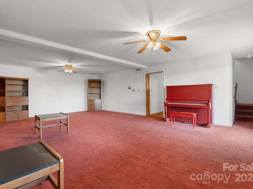 114 Joe Teague Road, Hickory, NC 28601.  MLS# CAR4276648, YatesRealty ID 15681. Den or Family Room
