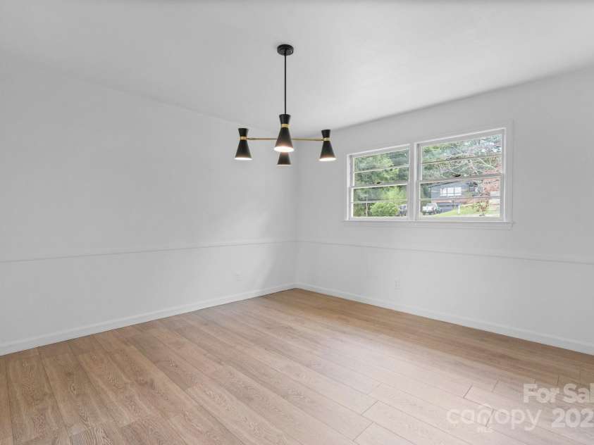 114 Joe Teague Road, Hickory, NC 28601.  MLS# CAR4276648, YatesRealty ID 15681. Dining Room