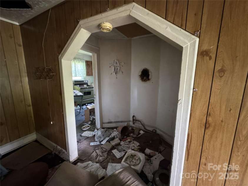 31 Conrad Street, Lexington, NC 27295.  MLS# CAR4255553, YatesRealty ID 15682. 