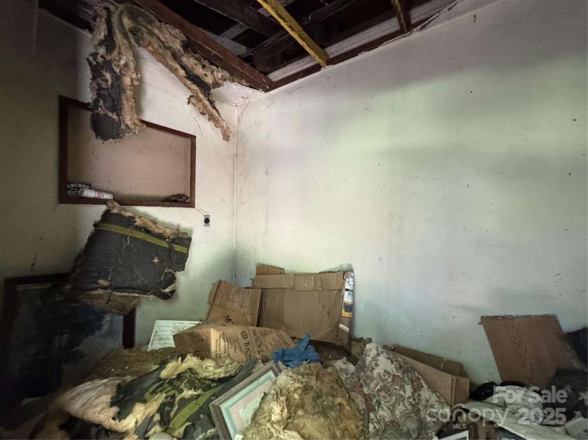 31 Conrad Street, Lexington, NC 27295.  MLS# CAR4255553, YatesRealty ID 15682. 