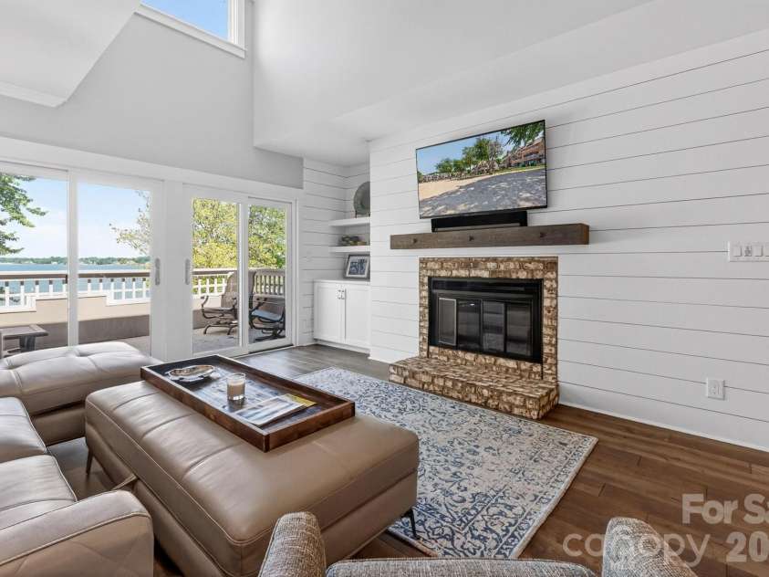 605 Portside Drive, Davidson, NC 28036.  MLS# CAR4374154, YatesRealty ID 15683. 