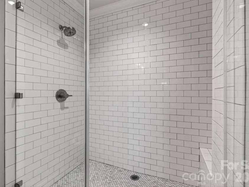 605 Portside Drive, Davidson, NC 28036.  MLS# CAR4374154, YatesRealty ID 15683. 