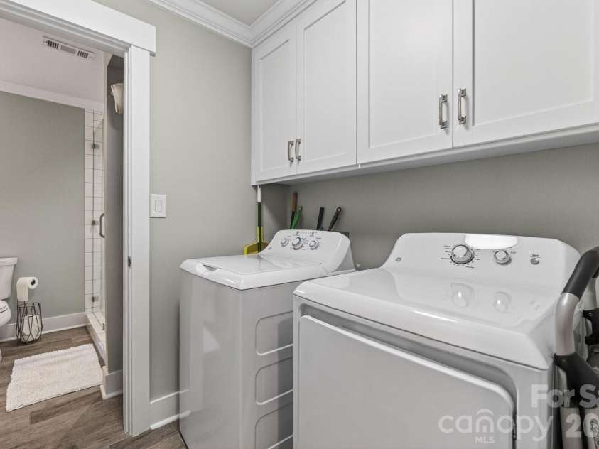 605 Portside Drive, Davidson, NC 28036.  MLS# CAR4374154, YatesRealty ID 15683. 