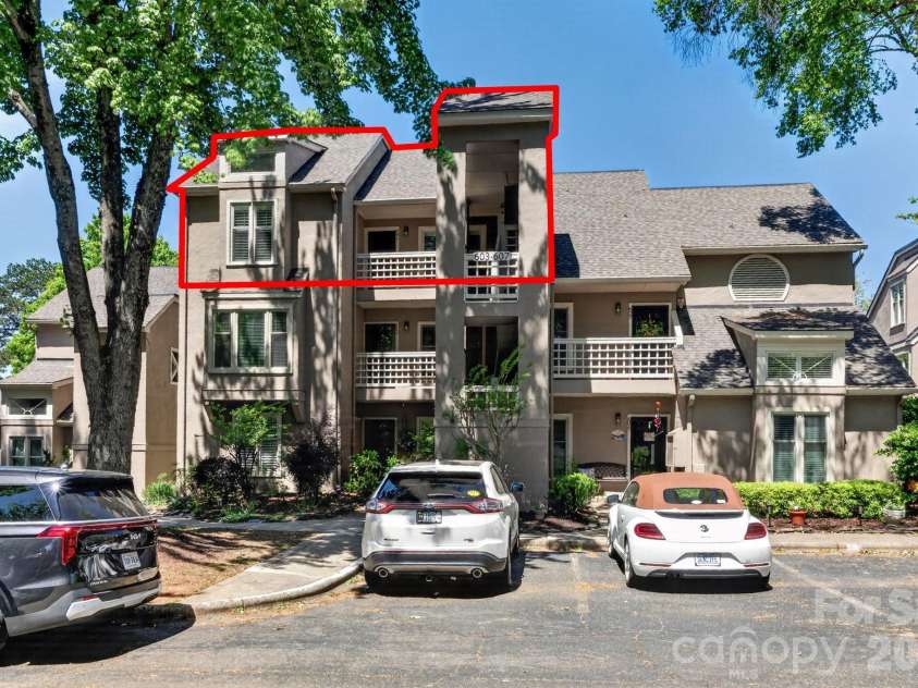 605 Portside Drive, Davidson, NC 28036.  MLS# CAR4374154, YatesRealty ID 15683. 