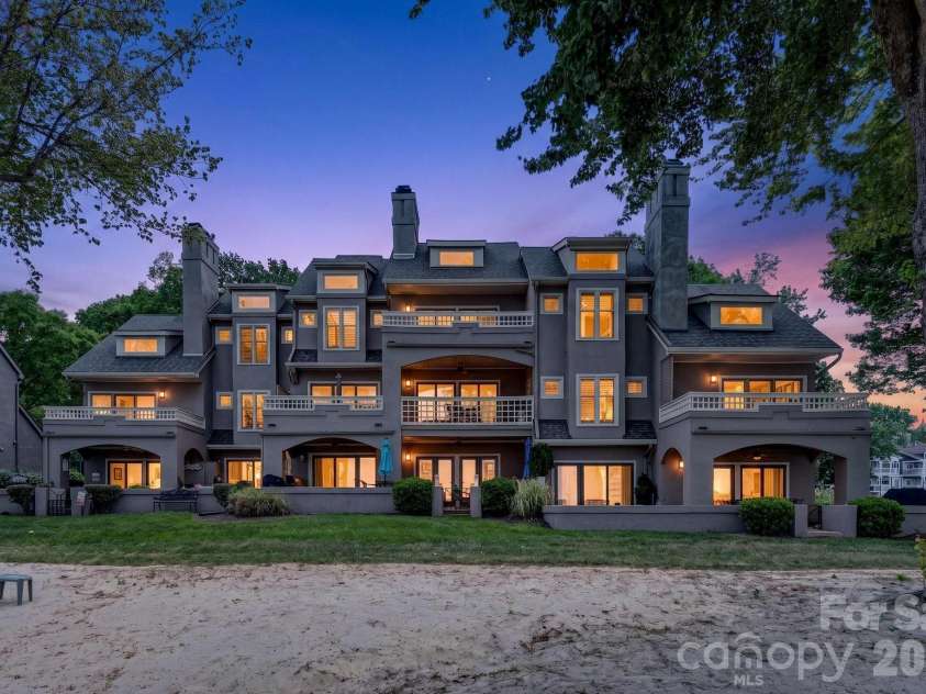 605 Portside Drive, Davidson, NC 28036.  MLS# CAR4374154, YatesRealty ID 15683. 