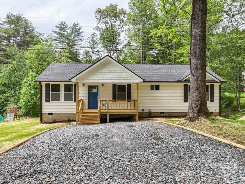125 Redden Road, Hendersonville, NC 28739.  MLS# CAR4251686, YatesRealty ID 15684. 
