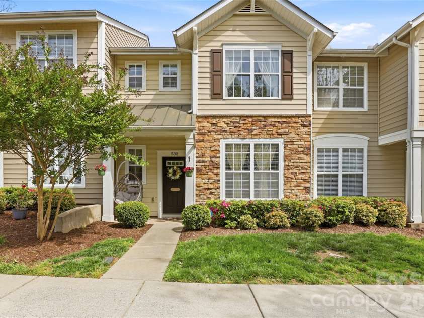 532 Bent Leaf Court, Fort Mill, SC 29708.  MLS# CAR4367260, YatesRealty ID 15684. 