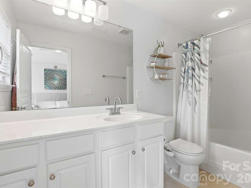 532 Bent Leaf Court, Fort Mill, SC 29708.  MLS# CAR4367260, YatesRealty ID 15684. 