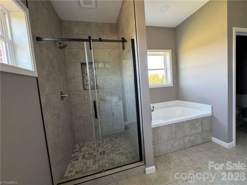 130 Oak Pointe Lane, Wilkesboro, NC 28697.  MLS# CAR4371022, YatesRealty ID 15686. 