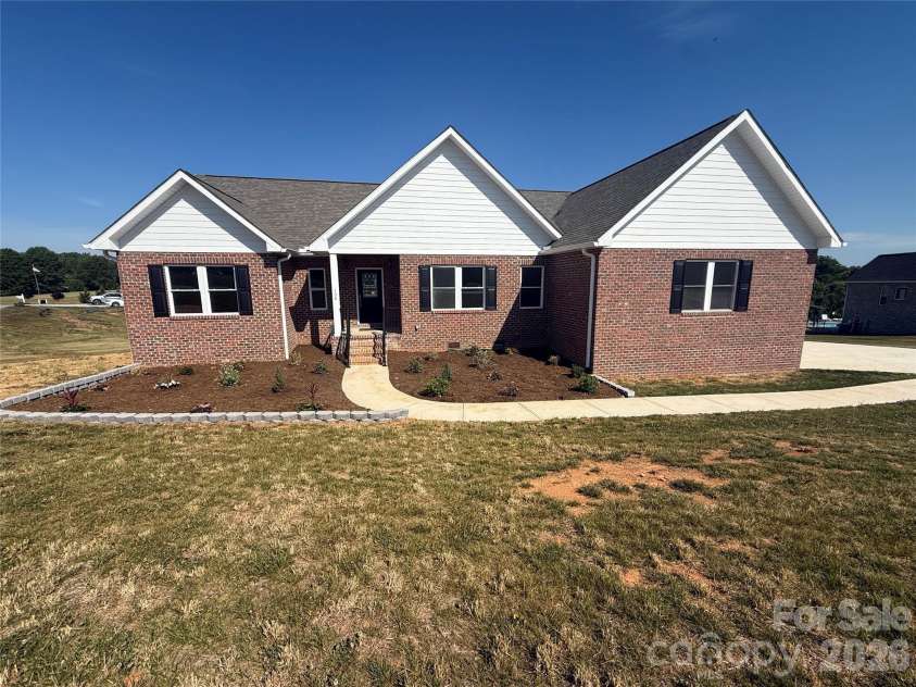 130 Oak Pointe Lane, Wilkesboro, NC 28697.  MLS# CAR4371022, YatesRealty ID 15686. 