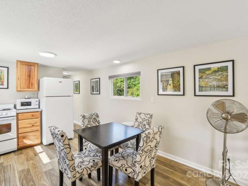 9 Circle Drive, Black Mountain, NC 28711.  MLS# CAR4260626, YatesRealty ID 15687. Vinyl plank floors.